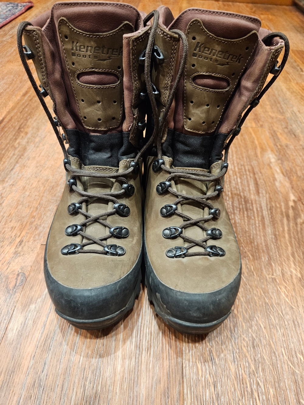Kenetrek Women's Lace-Up Brown Hiking Boots